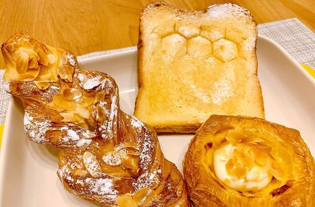 自然な甘さがおいしい！長坂養蜂場のはちみつパンシリーズ