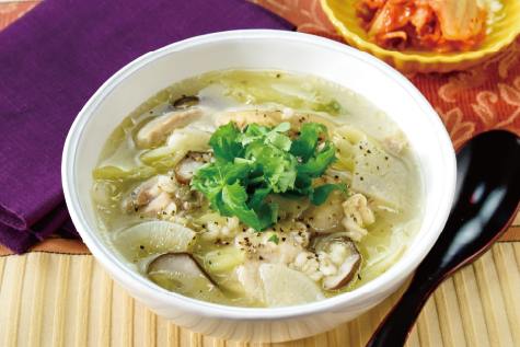 もち麦と鶏肉のサムゲタン風スープ
