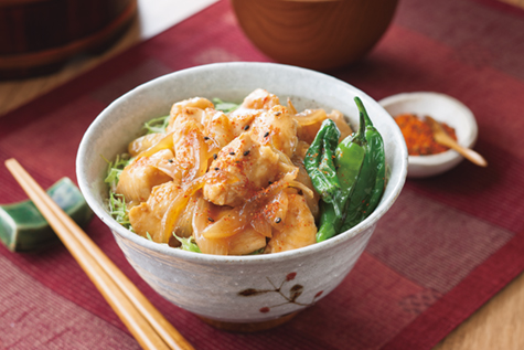 鶏ムネ肉と野菜の生姜焼丼