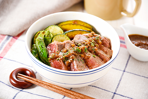 おろし玉ねぎのステーキ丼